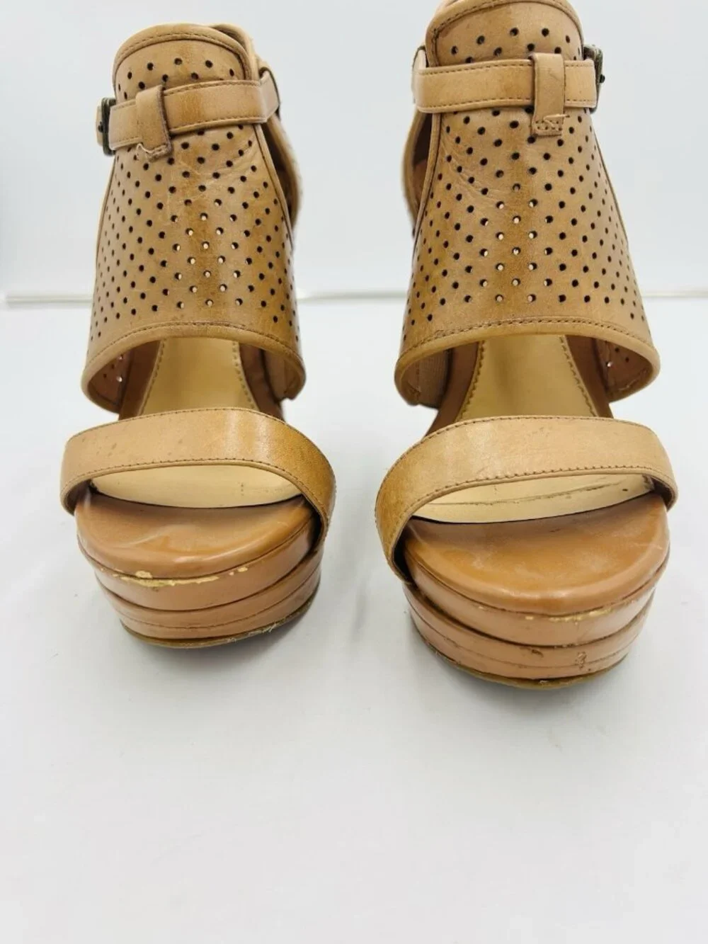 Gianni Bini Camel Leather Wooden Perforated Wedge Platform Sandal Sz 6.5